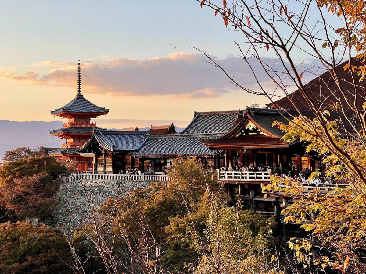 Explore Japan Gallery